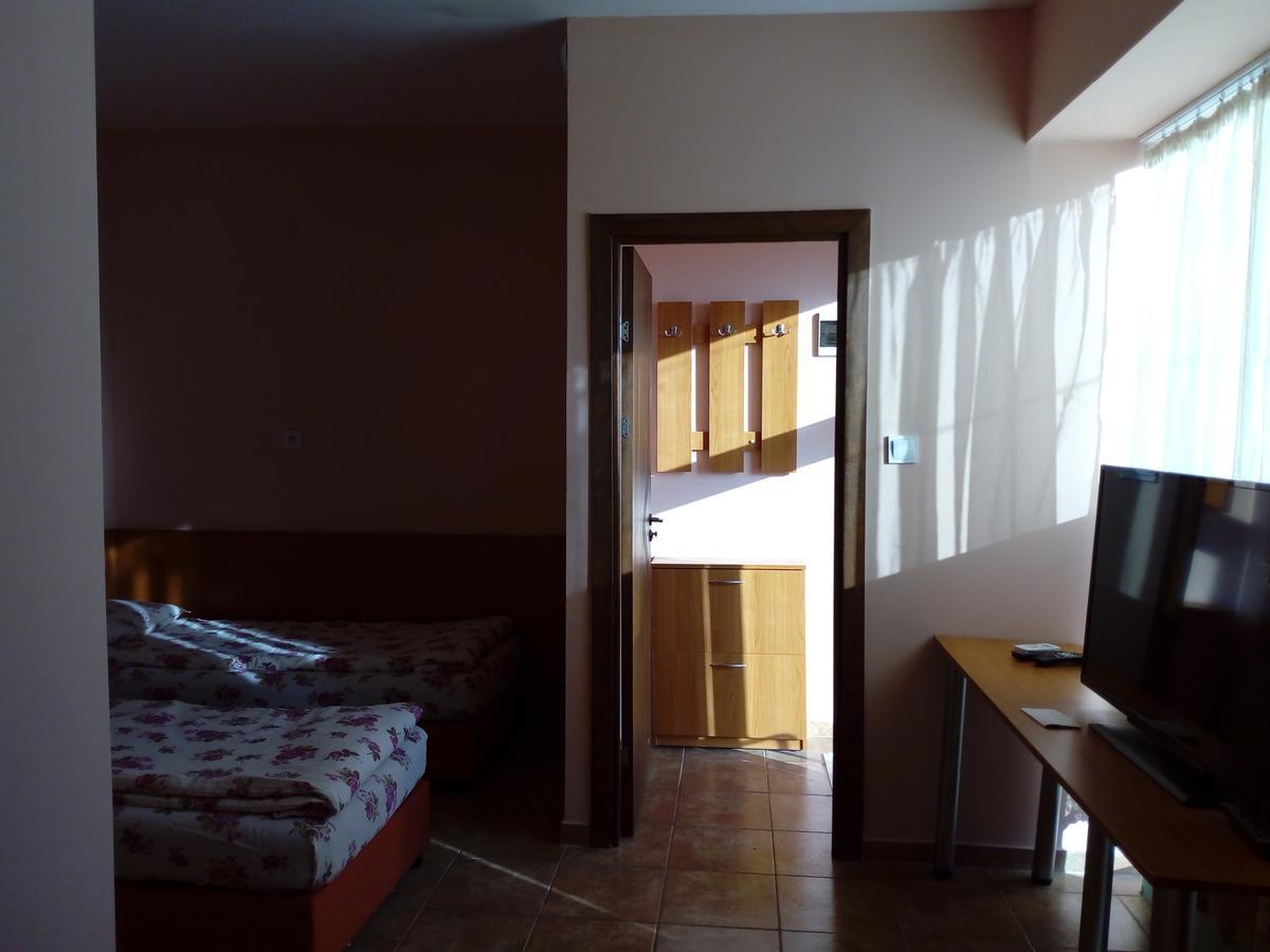 Hotel Toni Bukovluk Exterior photo